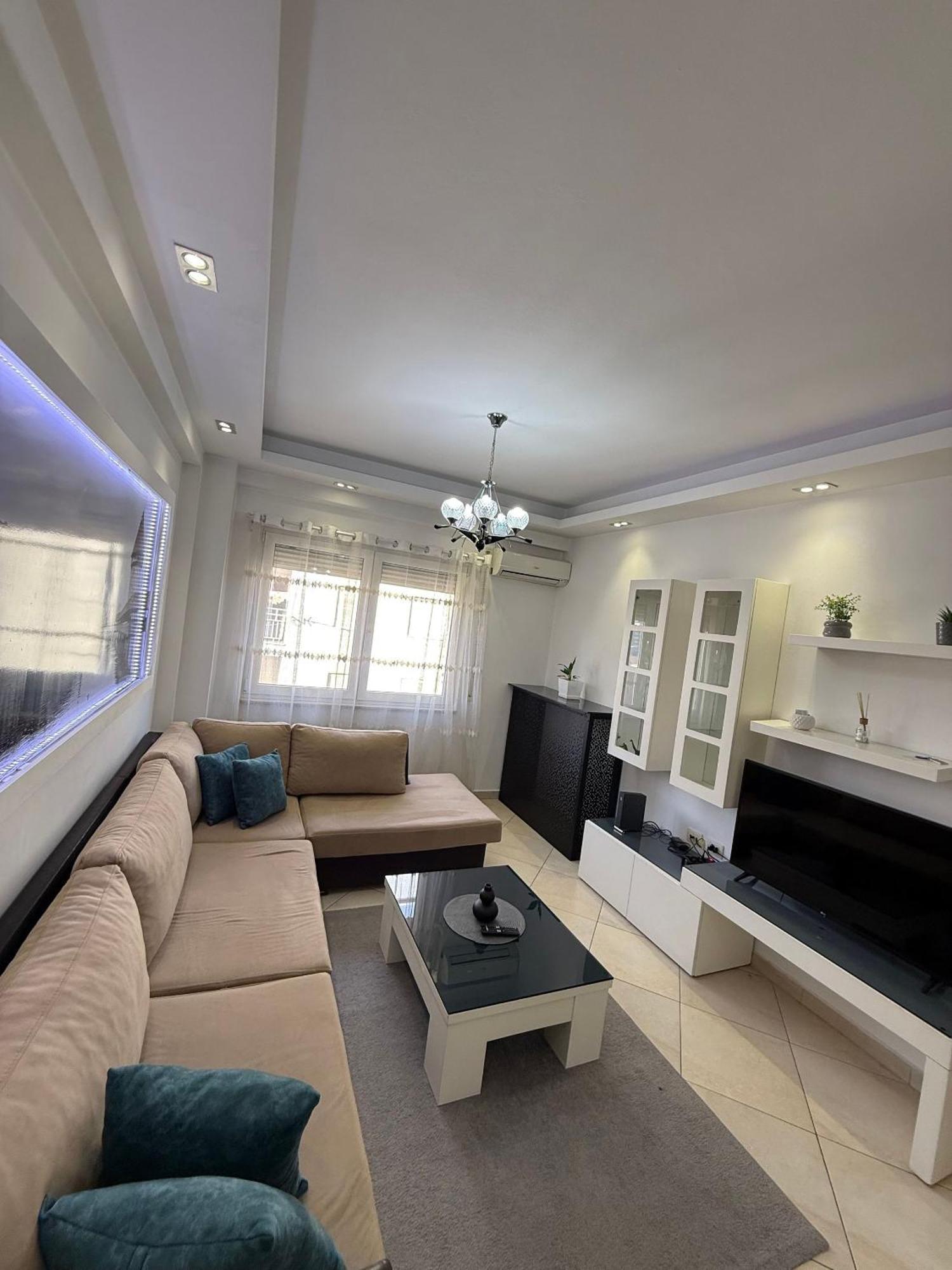 Apartament Charming 2 Bedroom In New Bazaar, *